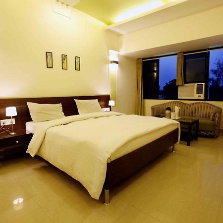 Shivoy Hotel Gorakhpur Kültér fotó