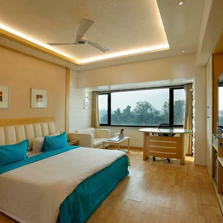 Shivoy Hotel Gorakhpur Kültér fotó
