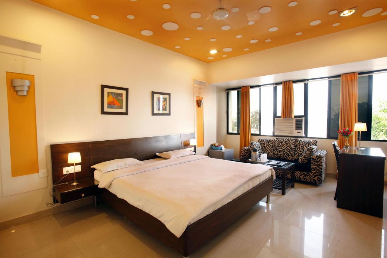 Shivoy Hotel Gorakhpur Kültér fotó