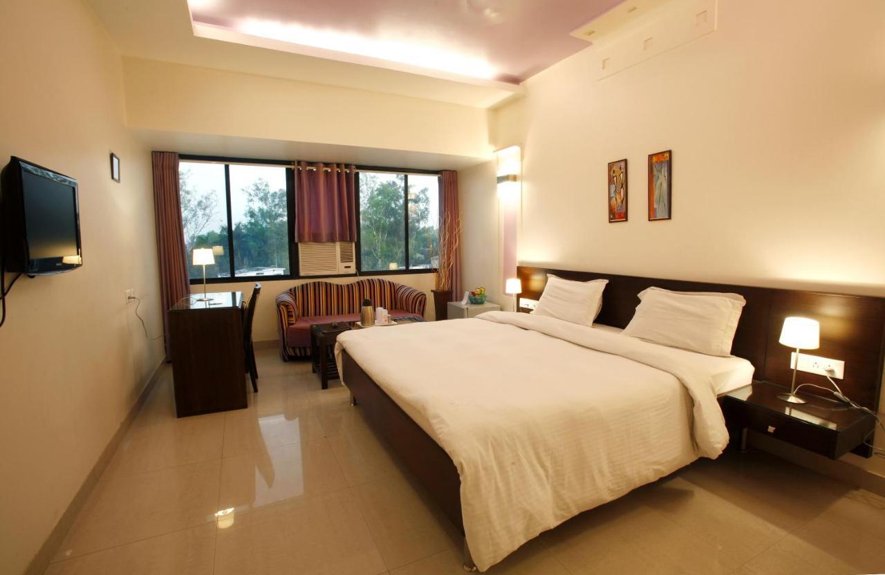 Shivoy Hotel Gorakhpur Kültér fotó
