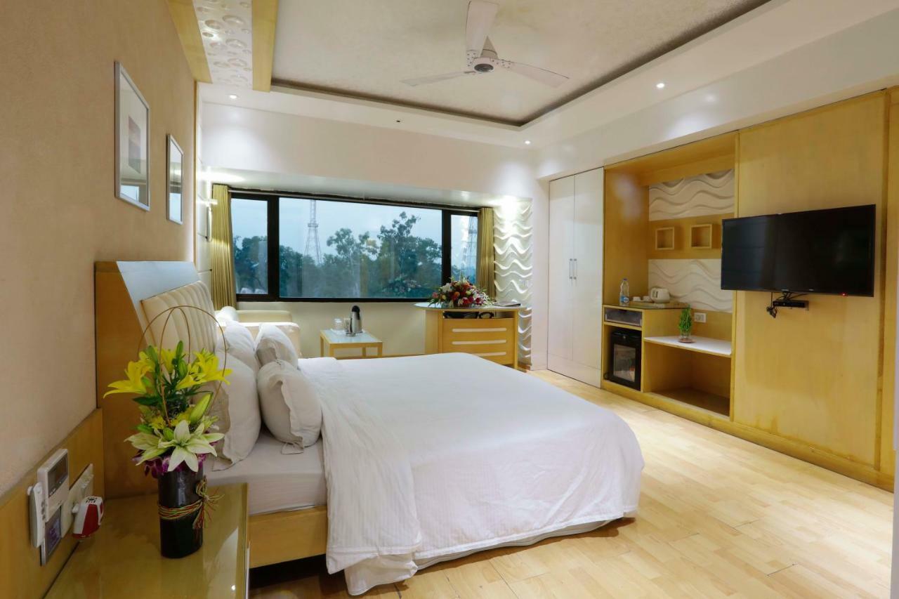 Shivoy Hotel Gorakhpur Kültér fotó